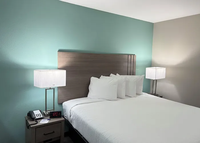 Baymont By Wyndham At Nas Corry 2* Pensacola