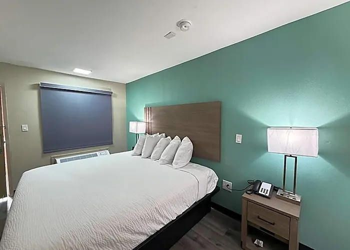 Hotel Baymont By Wyndham At Nas Corry 2*