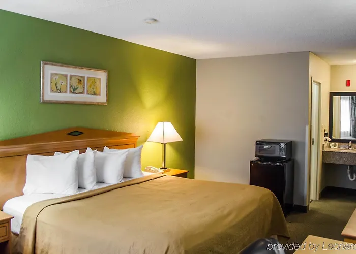 Hotel Baymont By Wyndham At Nas Corry Pensacola