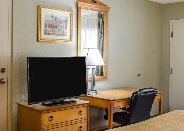 Baymont By Wyndham At Nas Corry 2* Pensacola