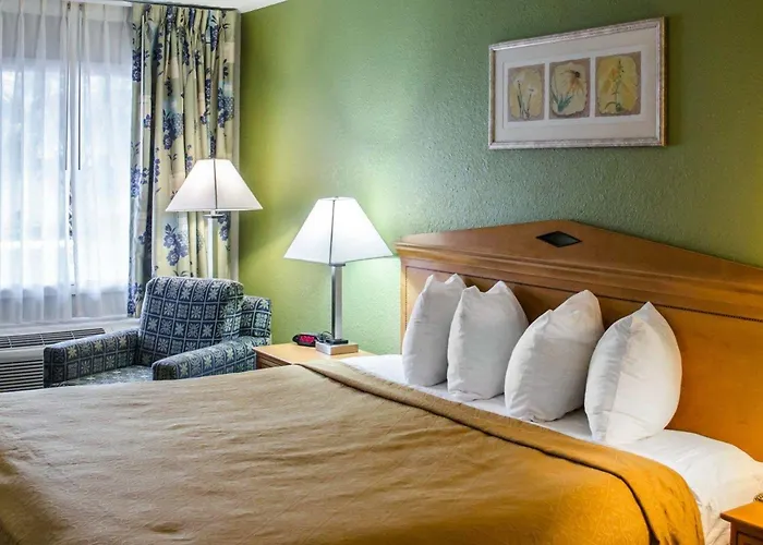 Hotel Baymont By Wyndham At Nas Corry Pensacola