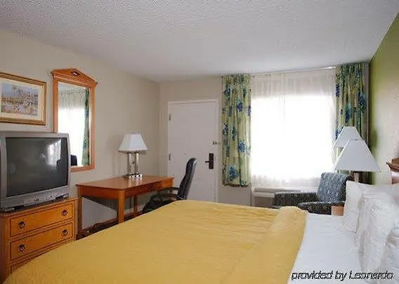 Hotel Baymont By Wyndham At Nas Corry 2*