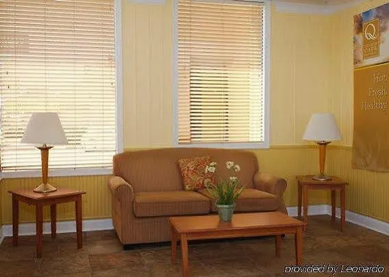 Hotel Baymont By Wyndham At Nas Corry 2*